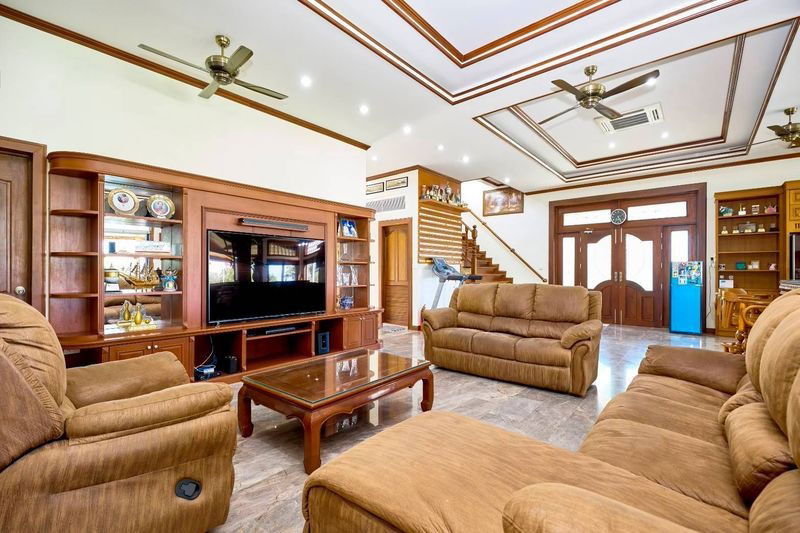 picture Single house for sale in Pattaya, excellent location, very premium, near Map Prachan Reservoir - 5/20