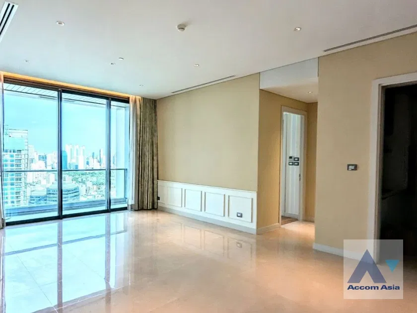 รูป 🔼🔽 AccomA 📩 Newly renovated 3 BR Condominium @Sindhorn Residence (AA41685) - รูปที่ 1/9