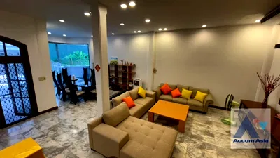 Houses for sale Sukumvit 42 : 🔼🔽 AccomA 📩  4 BR House @Ekkamai Villas (AA36656)