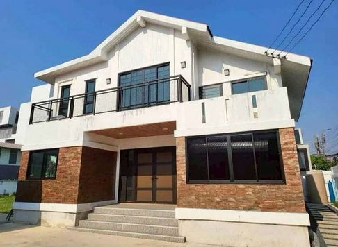 HR2804บ้านพร้อมที่ดินใหญ่ 200 ตร.วา กลางดุสิต เหมาะสำหรับทำร้านอาหาร Fine Dining, Café พรีเมียม, Wine Bar หรือ Destination Restaurant
