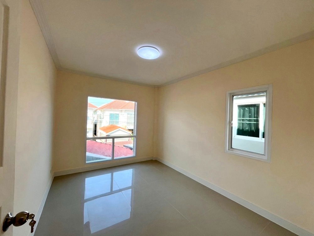 รูป ขายบ้านแฝด บ้านร่มไม้ บางใหญ่ ตกแต่งใหม่ พร้อมเข้าอยู่ ใกล้เซ็นทรัลเวสต์เกต รถไฟฟ้า และทางด่วน เข้า-ออกเมืองสะดวก - รูปที่ 23/23