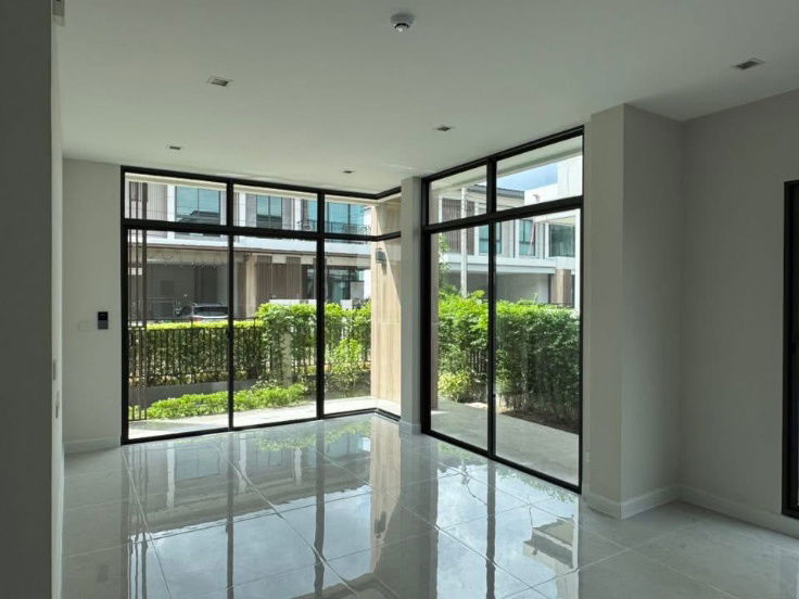 picture P0217 For Sale Bangkok Boulevard Ramkhamhaeng - Wongwaen - 2/17
