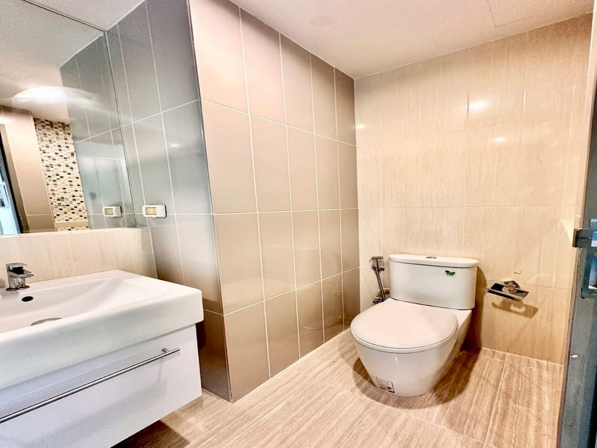 picture 🟪🟦🟩🟨🟧 For rent: Life Ratchadaphisek (2 bedrooms, corner room)🛎️🛎️ | 𝗟𝗶𝗻𝗲@: @𝗮𝘀𝘀𝗲𝘁𝘀𝗽𝗿𝗼 - 16/19