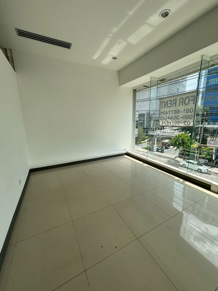 picture Office for rent (Thonglor) approximately 700 meters from BTS Thonglor Station. - 4/26