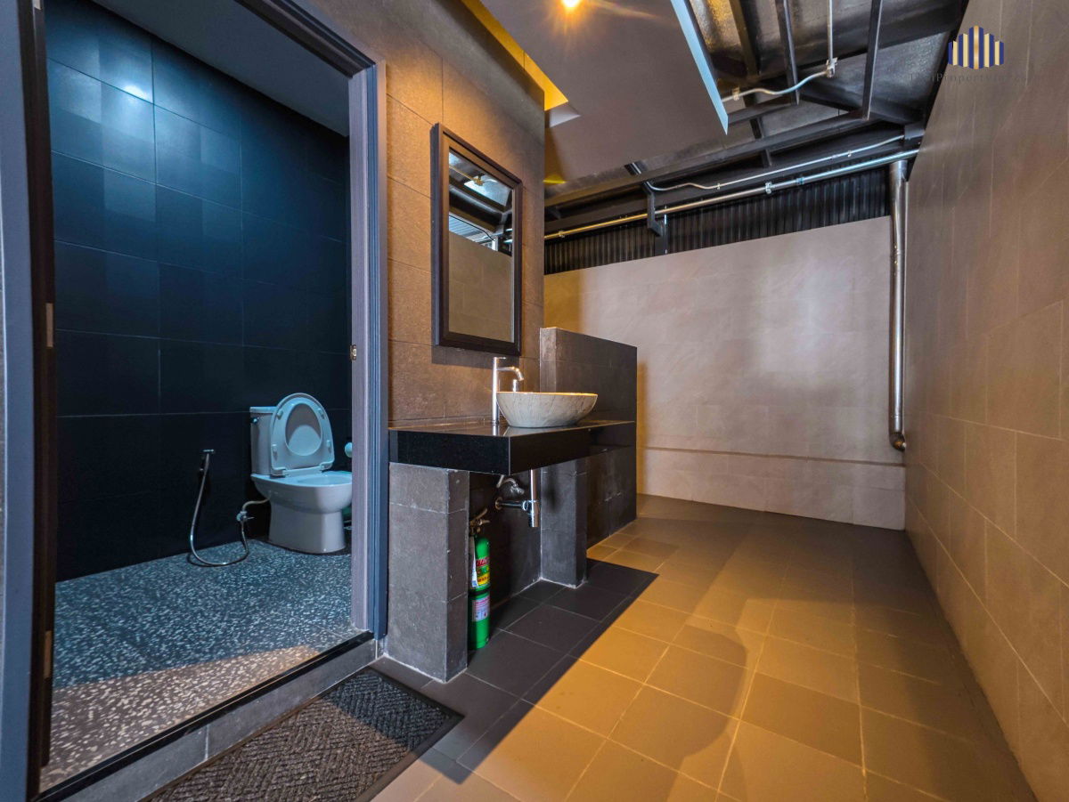 picture Newly built, luxurious, private home office with a focus on functionality and multiple parking spaces in the Don Mueang area! Land area: 167 sq wah,  - 17/18