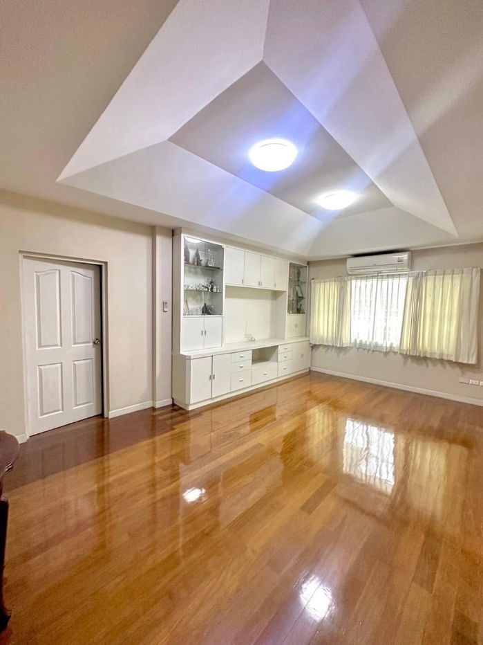 picture #S4458 For Rent Nantawan Suanluang Rama 9 - 10/18