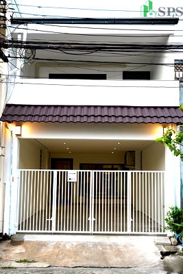Houses for rent MRT Sutthisan : House for Rent Ratchada 18 Huai Khwang Fully Furnished (SPSEVE1231)