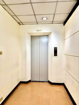 Office for rent Srinakharinwirot University Prasanmit Campus : Office for rent (Thonglor) approximately 700 meters from BTS Thonglor Station.