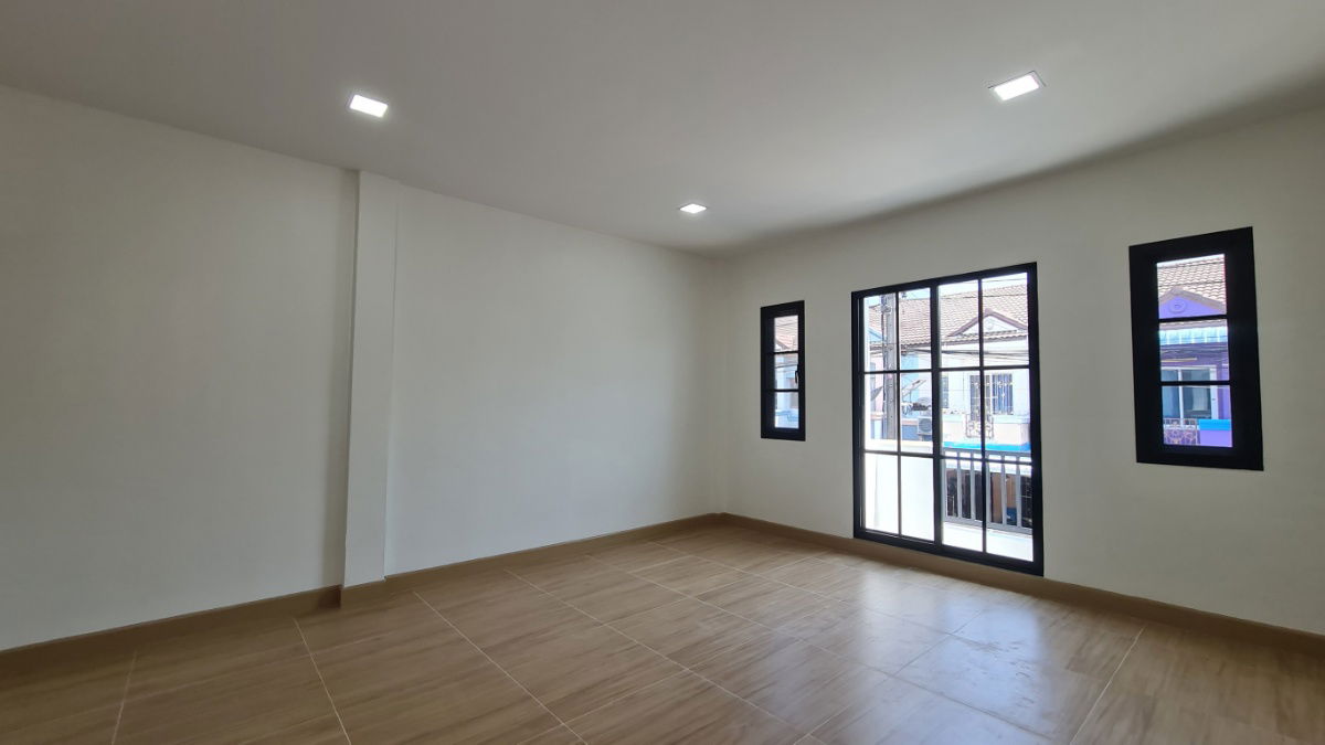 รูป 🏡 S460 [ขาย] ทาวน์เฮาส์ 2 ชั้น หมู่บ้านเคซี รามอินทรา 7  📍 MRT สถานีเศรษฐบุตรบำเพ็ญ / มีนบุรี  💰 ราคาเพียง 1,850,000 บาท - รูปที่ 5/18