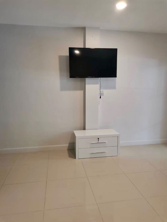 picture 🏡 For Rent: 3-Storey Townhome at Krissana Private City  ✨ Fully Furnished | Spacious Living | Prime Location - 8/30