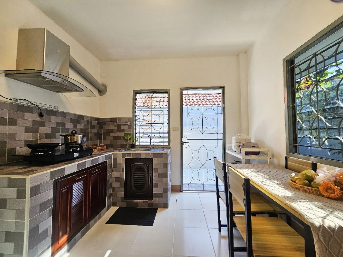 picture Single house for rent, 3 bedrooms, 2 bathrooms, Wongchalem Garden View - 3/5