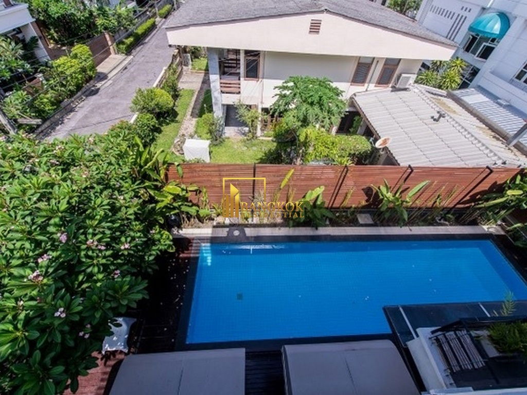รูป Modern 4 Bed Luxury House With Private Pool in Ekkamai Area - BR8125SH - รูปที่ 4/20