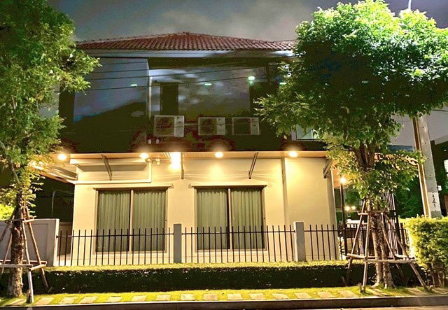 รูป บ้านเดี่ยว2ชั้นให้เช่า 51ตรว.วิวสระว่ายน้ำ ทิศใต้ หลังมุม ถนน กาญจนาภิเษก-พระราม9 - รูปที่ 1/8