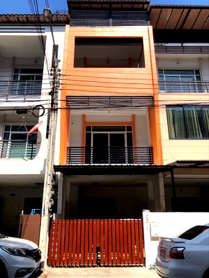 Townhouses for rent : 🏡 For Rent: 3-Storey Townhome at Krissana Private City  ✨ Fully Furnished | Spacious Living | Prime Location