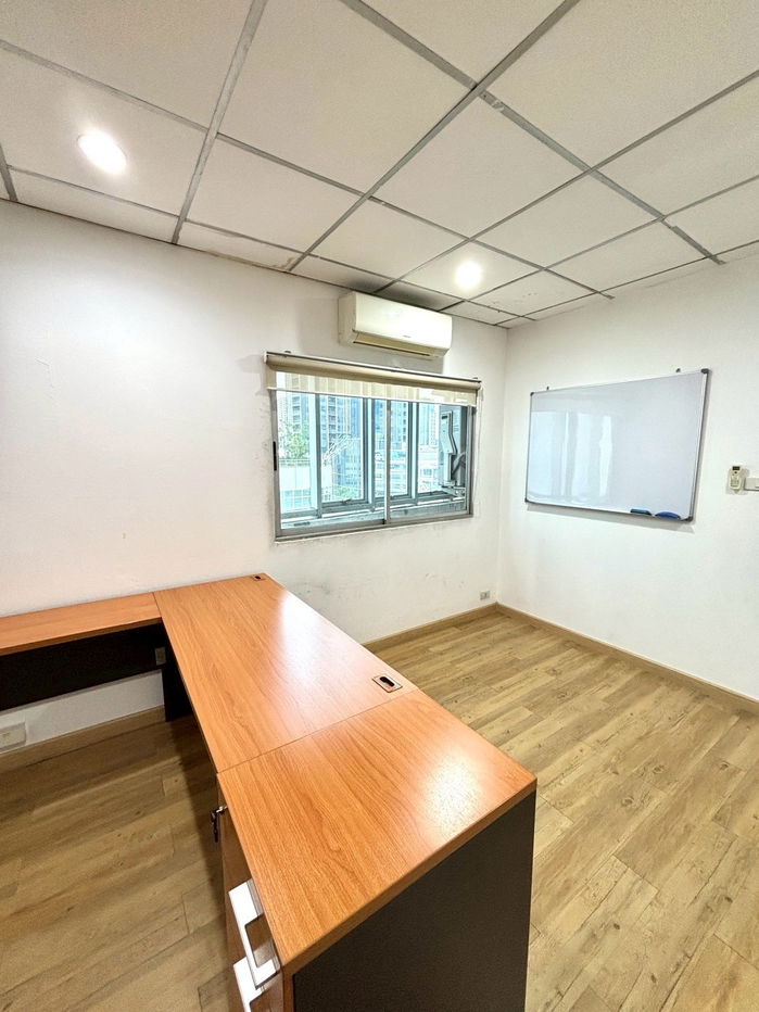 picture Office for rent (Thonglor) approximately 700 meters from BTS Thonglor Station. - 8/20