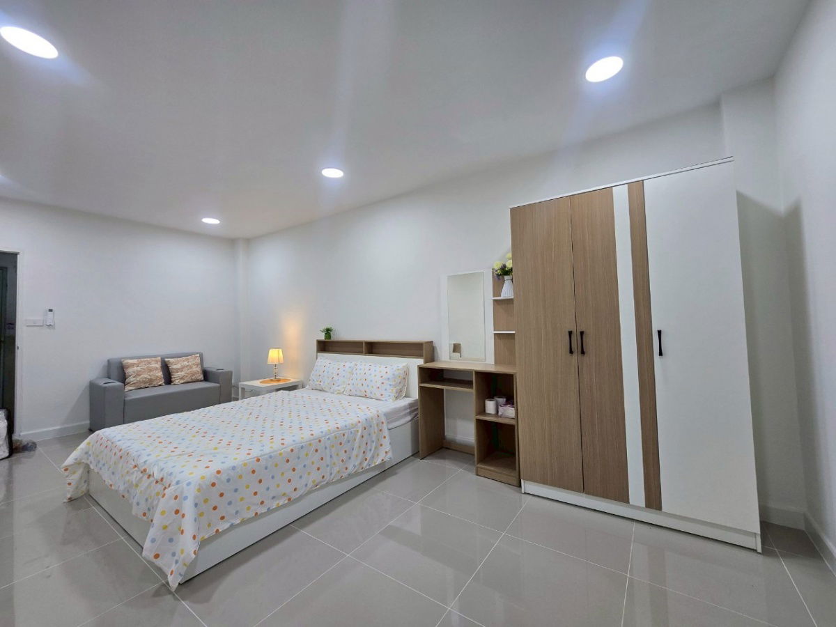 รูป ให้เช่า  101 แมนชั่น ห้องรีโนเวทใหม่ ในซอย ลาดพร้าว 101  เฟอร์นิเจอร์พร้อมเข้าอยู่  - รูปที่ 2/6