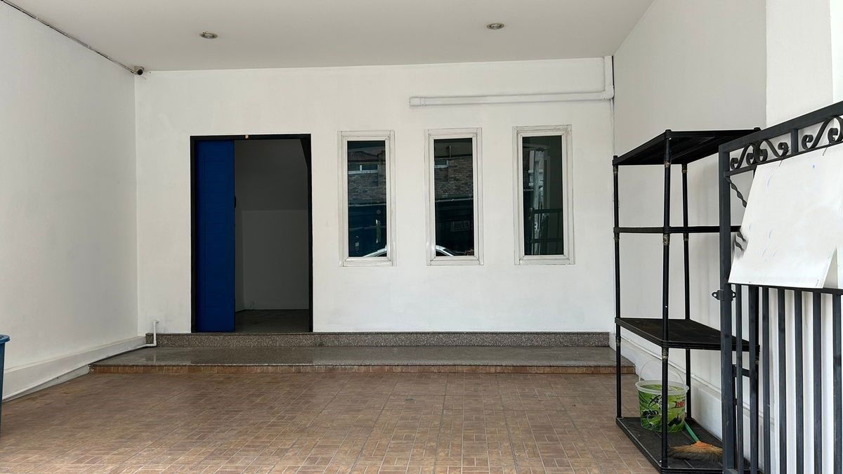 picture WS2853 [For rent] 4-storey commercial building next to Central Rattanathibet 📍 MRT Nonthaburi Intersection 💰 Rent: 30,000 baht/month - 4/6