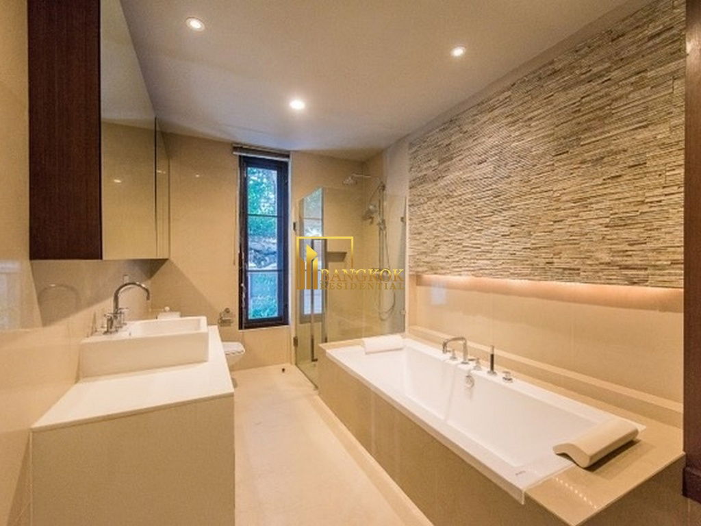 รูป Modern 4 Bed Luxury House With Private Pool in Ekkamai Area - BR8125SH - รูปที่ 17/20