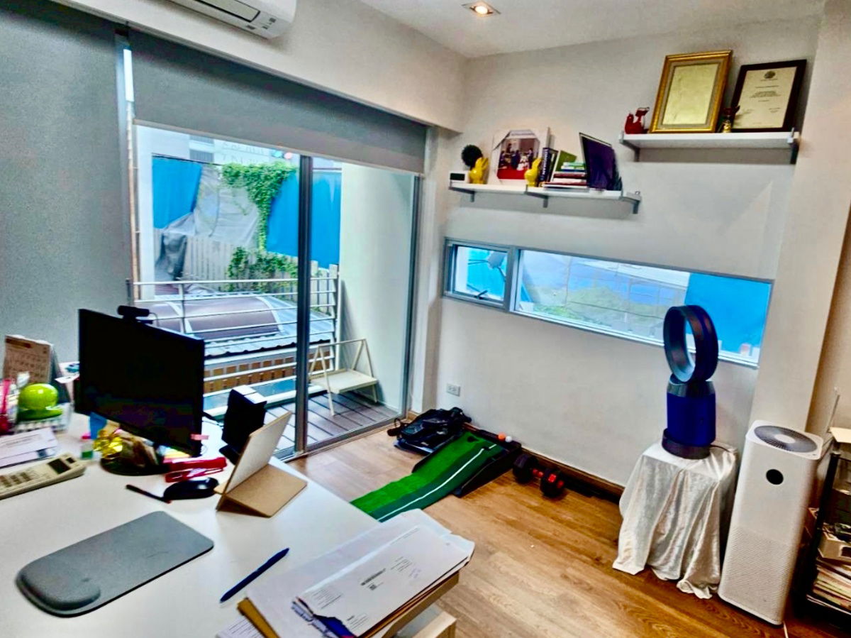 picture For Sale | 3-Storey Corner Townhome at Noble Cube Pattanakarn | Newly Renovated with Premium Materials - 12/35