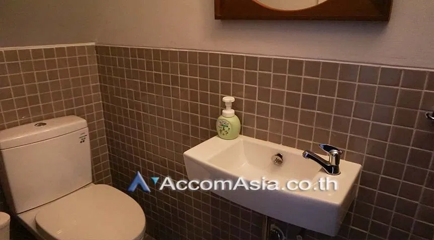 รูป 🔼🔽 AccomA 📩 Pet friendly 4 BR Townhouse in Khlong Ton Nuea (AA27057) - รูปที่ 6/15