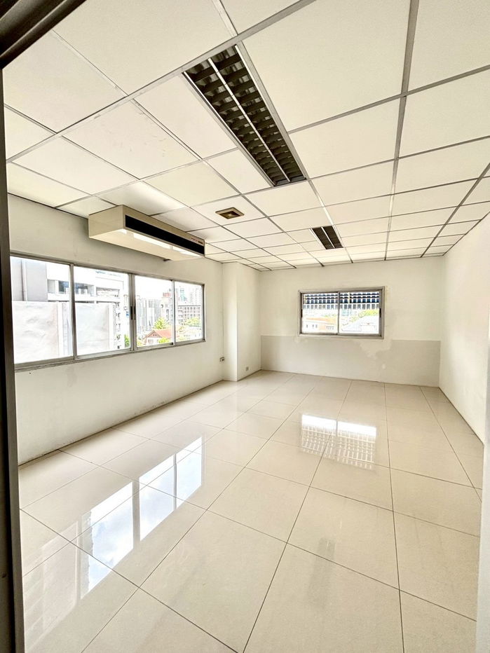 picture Office for rent (Thonglor) approximately 700 meters from BTS Thonglor Station. - 8/8
