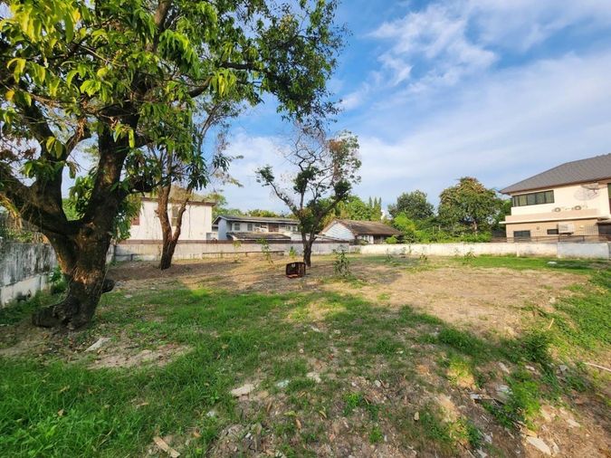 Land for sale, 207 sq wah, Huai Khwang