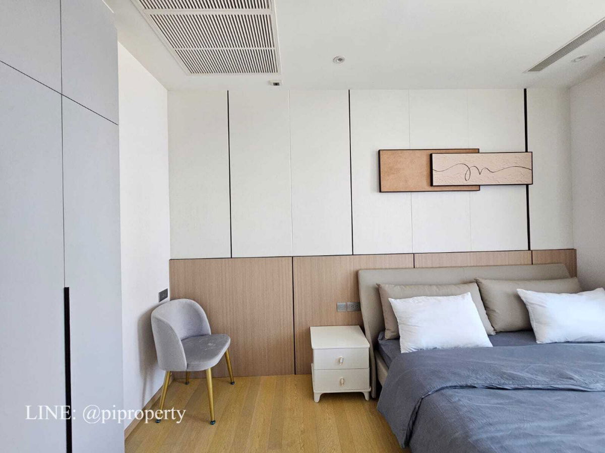 picture ​Experience an elevated lifestyle in this stunning corner unit at Ashton Asoke Rama 9.  - 12/37
