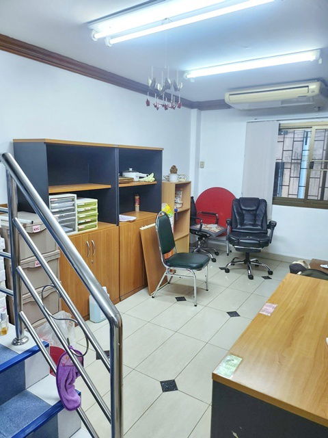 picture in Yaowarat area MRT SamYot 290m. Sampeng Market 700 m. 4-story commercial building for rent 20 sq.w - 7/8