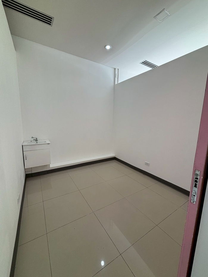 picture Office for rent (Thonglor) approximately 700 meters from BTS Thonglor Station. - 25/26