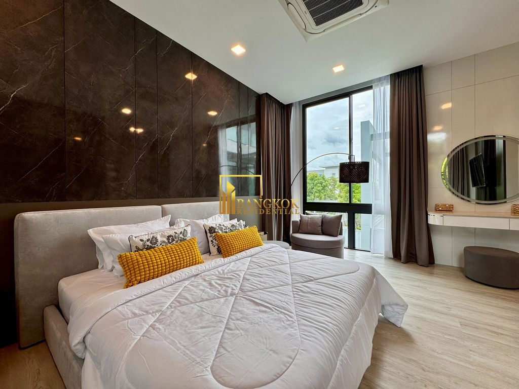 picture VIVE Krungthep Kreetha | Luxurious 4 Bedroom House For Rent - BR28266SH - 43/79