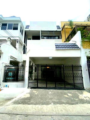 Houses for rent New Petchburi Road Bangkok : For Rent: Luxury 6-Bedroom House – Ratchada / Huai Khwang / Rama 9