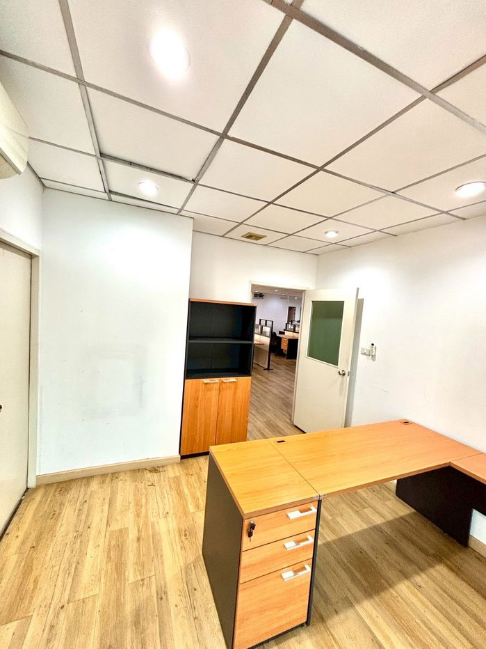picture Office for rent (Thonglor) approximately 700 meters from BTS Thonglor Station. - 16/20