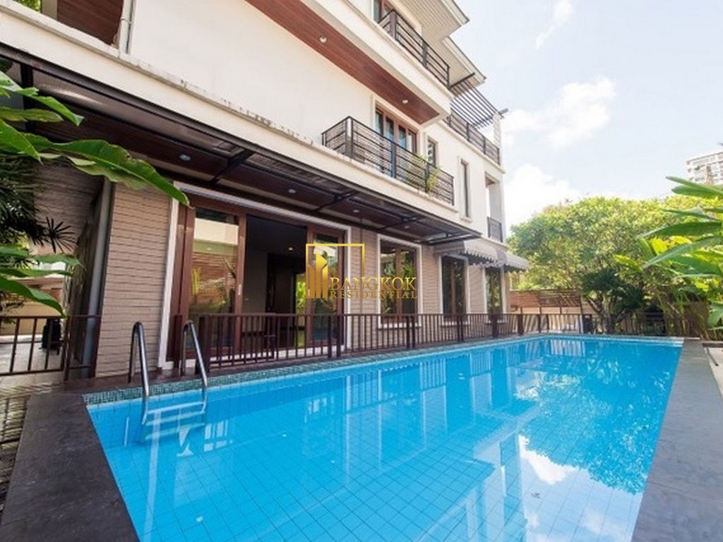 รูป Modern 4 Bed Luxury House With Private Pool in Ekkamai Area - BR8125SH - รูปที่ 3/20