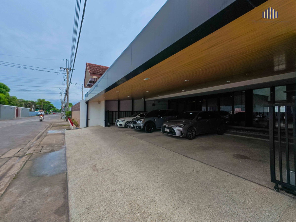 picture Newly built, luxurious, private home office with a focus on functionality and multiple parking spaces in the Don Mueang area! Land area: 167 sq wah,  - 1/18