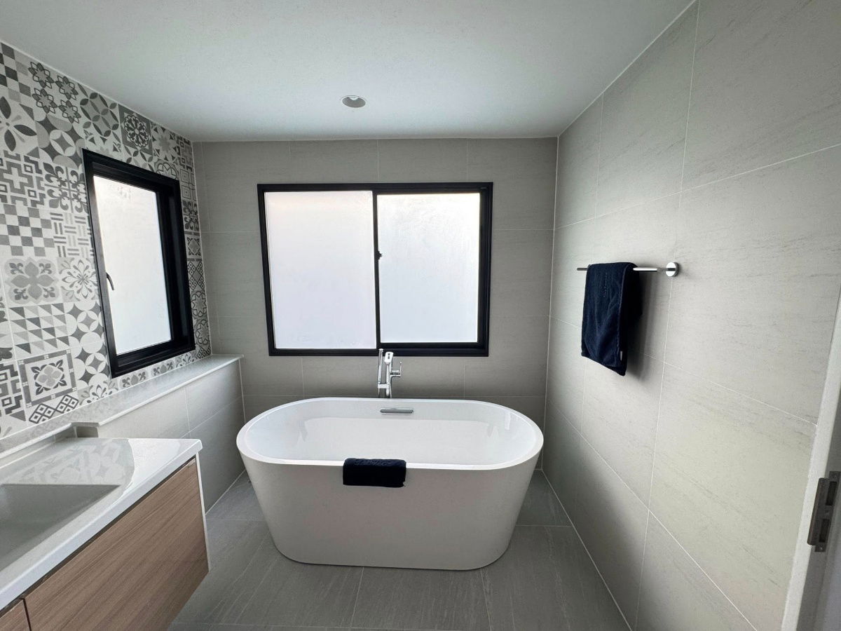 รูป บ้านใหม่หรู วิวติดทะเลสาบ หลังใหญ่สุดในโครงการ หมู่บ้านบุราสิริ ปัญญาอินทรา - รูปที่ 18/24