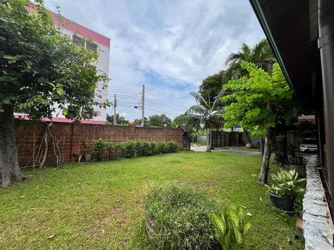 5-bed house for sale, 1628 sqm, 407 sq wah, Huai Khwang