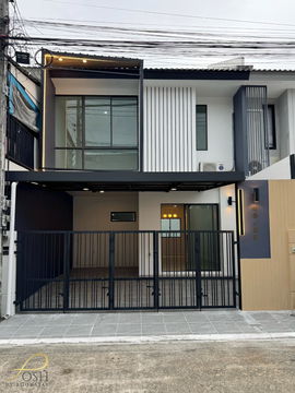 Newly Renovated Two-Storey Townhouse 3 Bedrooms, 2 Bathrooms