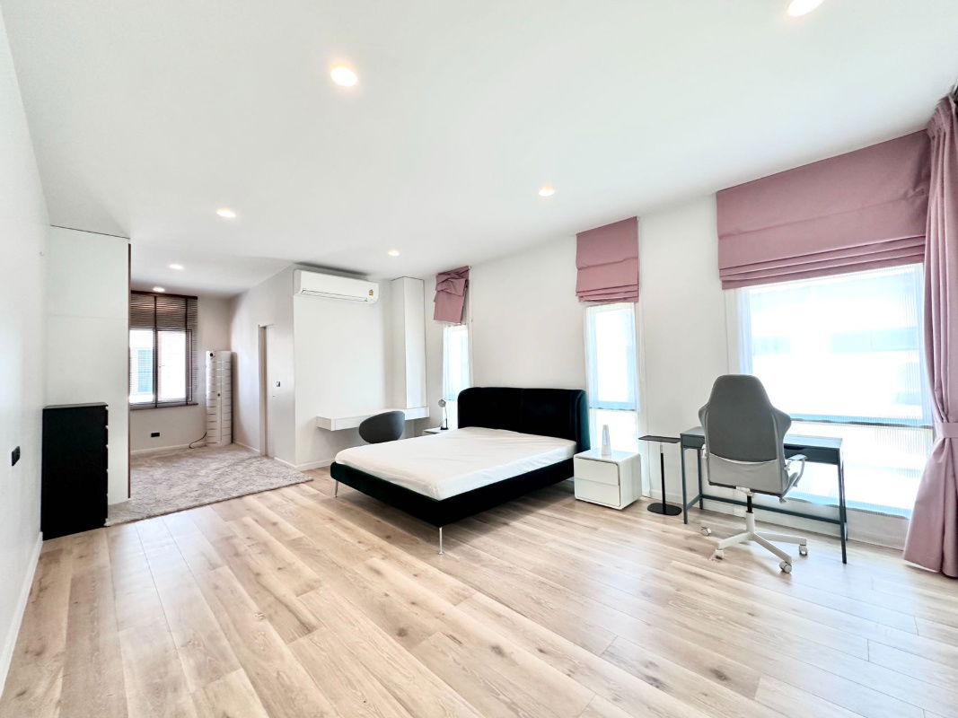 picture Burasiri Krungthep Kreetha - 🏡 Rent | Ready to Move In Luxury House with 4 Bedrooms  5 Bathrooms,📞 096-2493698 (BKK0175) - 14/26
