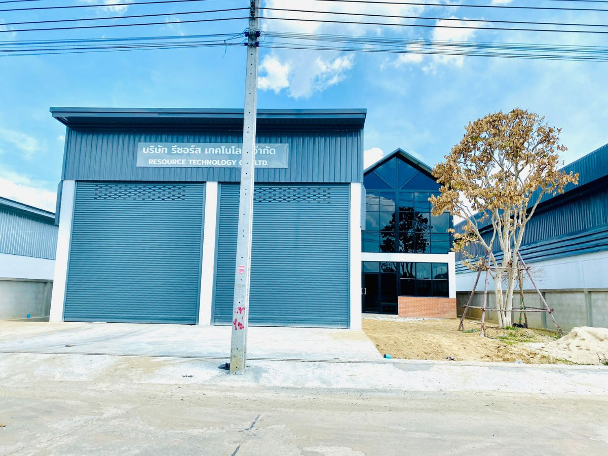 picture A golden opportunity for businesspeople The Golden Dragon Factory  land ready for new factory construction Starting price only 2,900,000 baht - 2/8