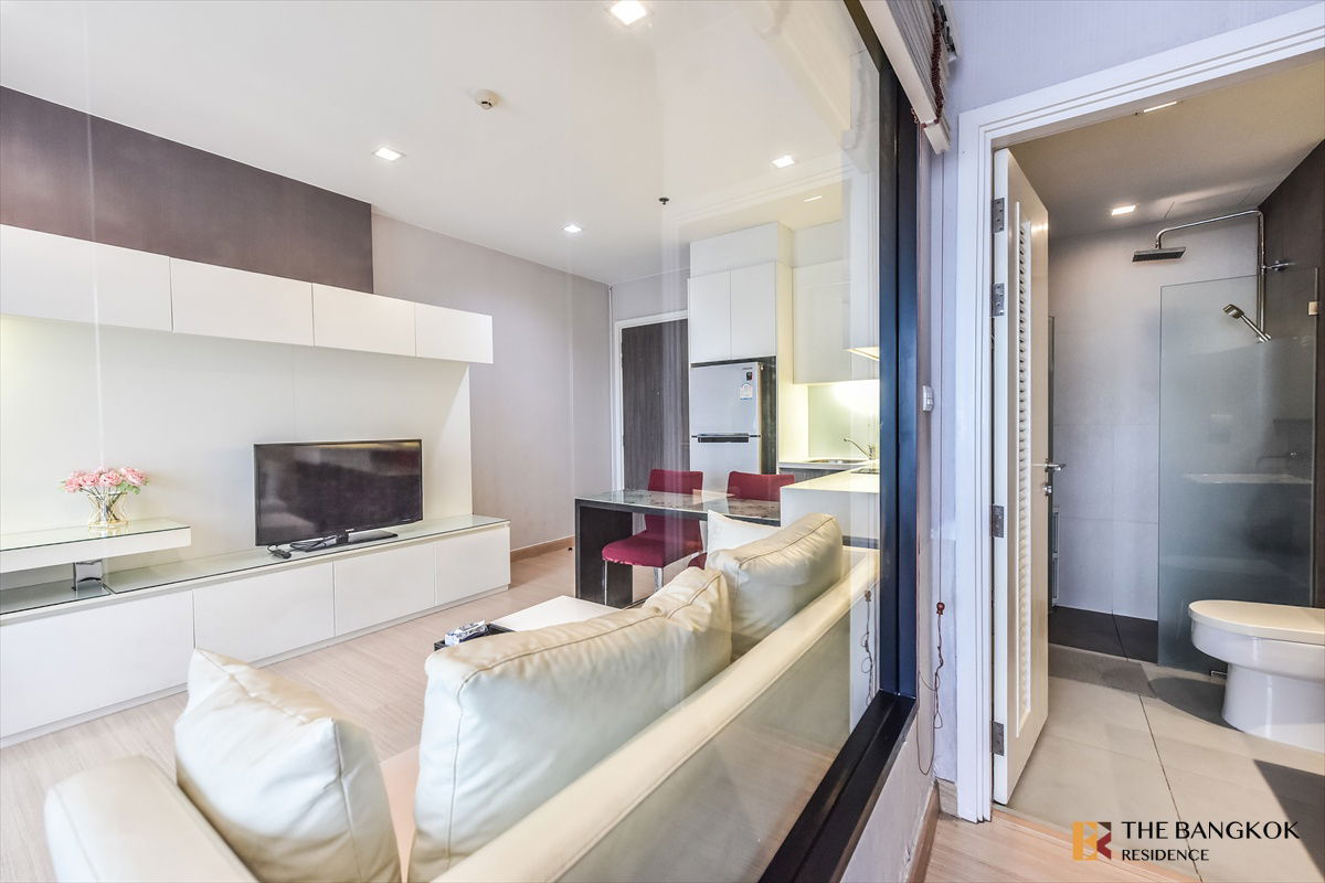 picture Urbano Absolute Sathon-Taksin ✨ Beautiful unit, high floor, open view 🏙️ Near BTS Krung Thonburi - 13/16