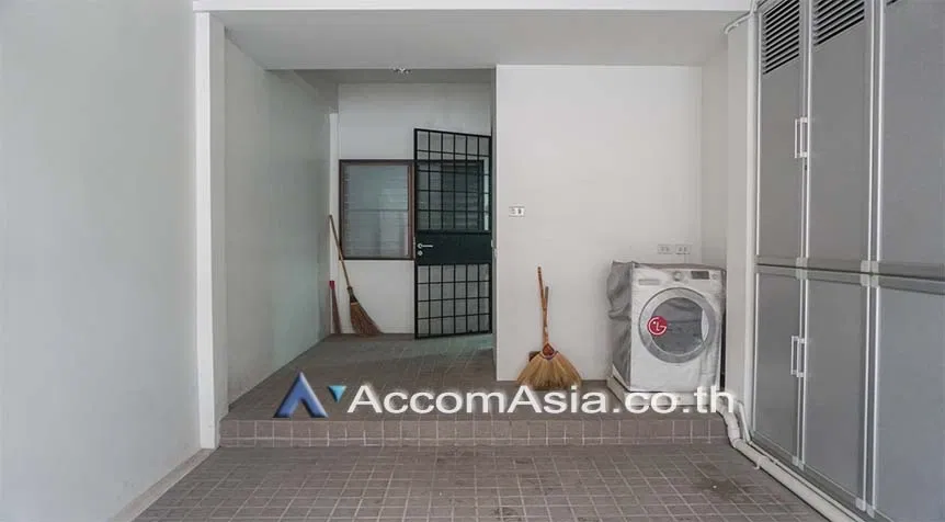 รูป 🔼🔽 AccomA 📩 Pet friendly 4 BR Townhouse in Khlong Ton Nuea (AA27057) - รูปที่ 15/15
