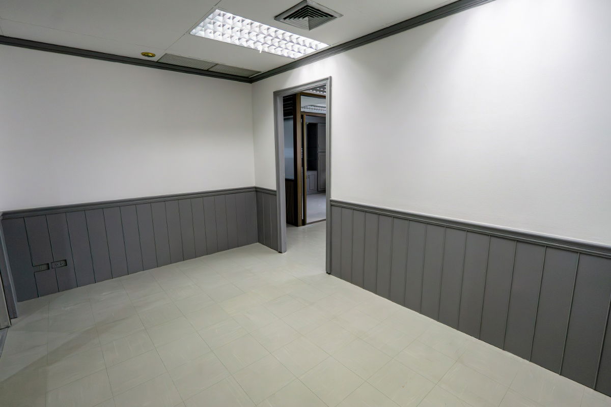 picture Office For Rent Forum Tower #MRT Huai Khwang - 1/13