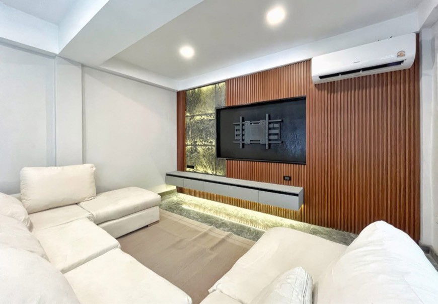 รูป P0229  ให้เช่าบ้านหรู 5 ชั้น สไตล์คลาสสิก-โมเดิร์น WHITE MANSION –  ใจกลางทองหล่อ ซอย 25 - รูปที่ 2/15