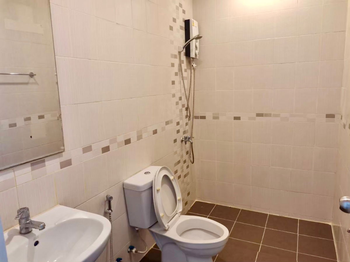 picture 🏡 For Rent: 3-Storey Townhome at Krissana Private City  ✨ Fully Furnished | Spacious Living | Prime Location - 24/30