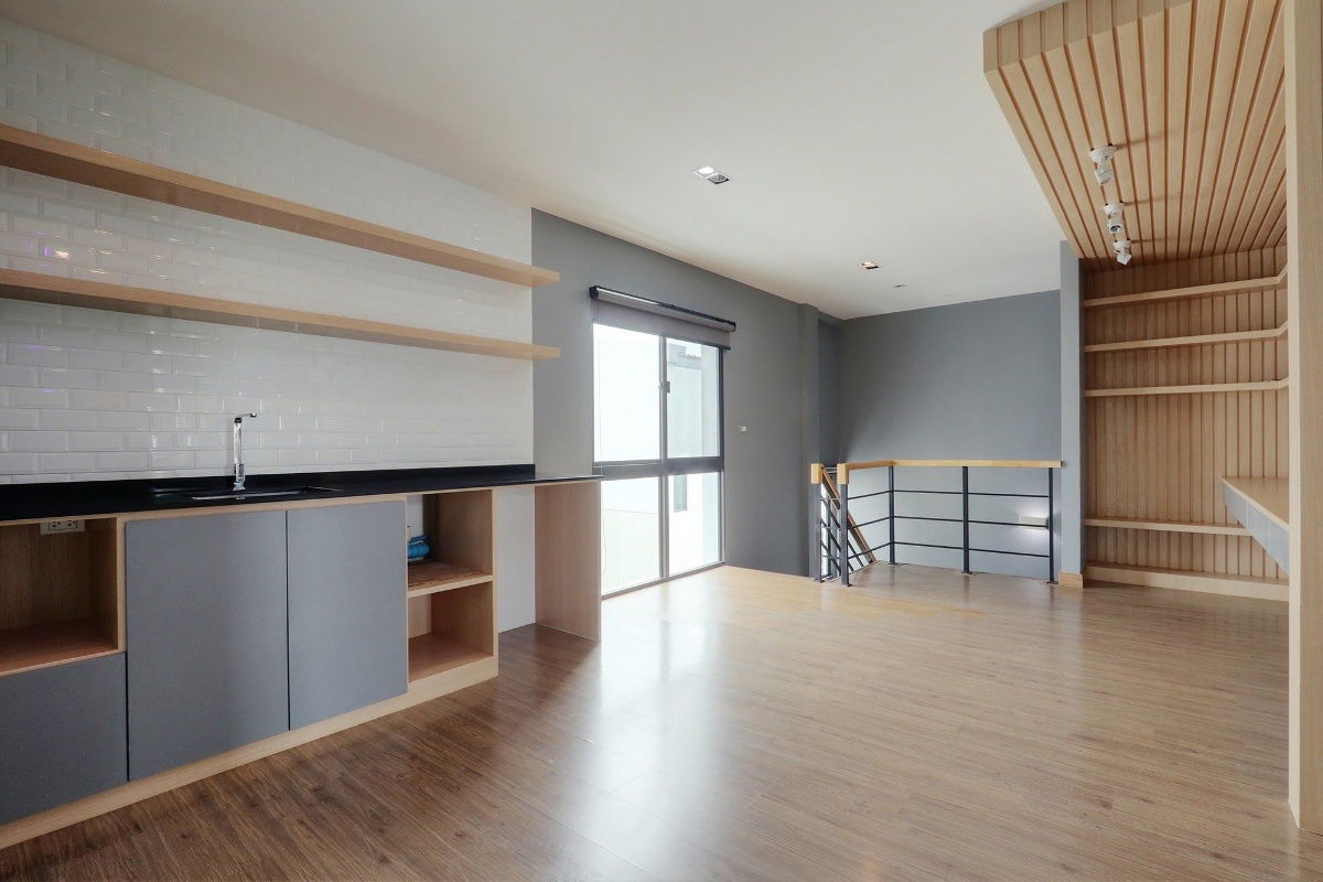 picture Urgent sale, 4-storey townhouse, District Ekkamai-Ramintra, price 16.9 million baht. - 2/5