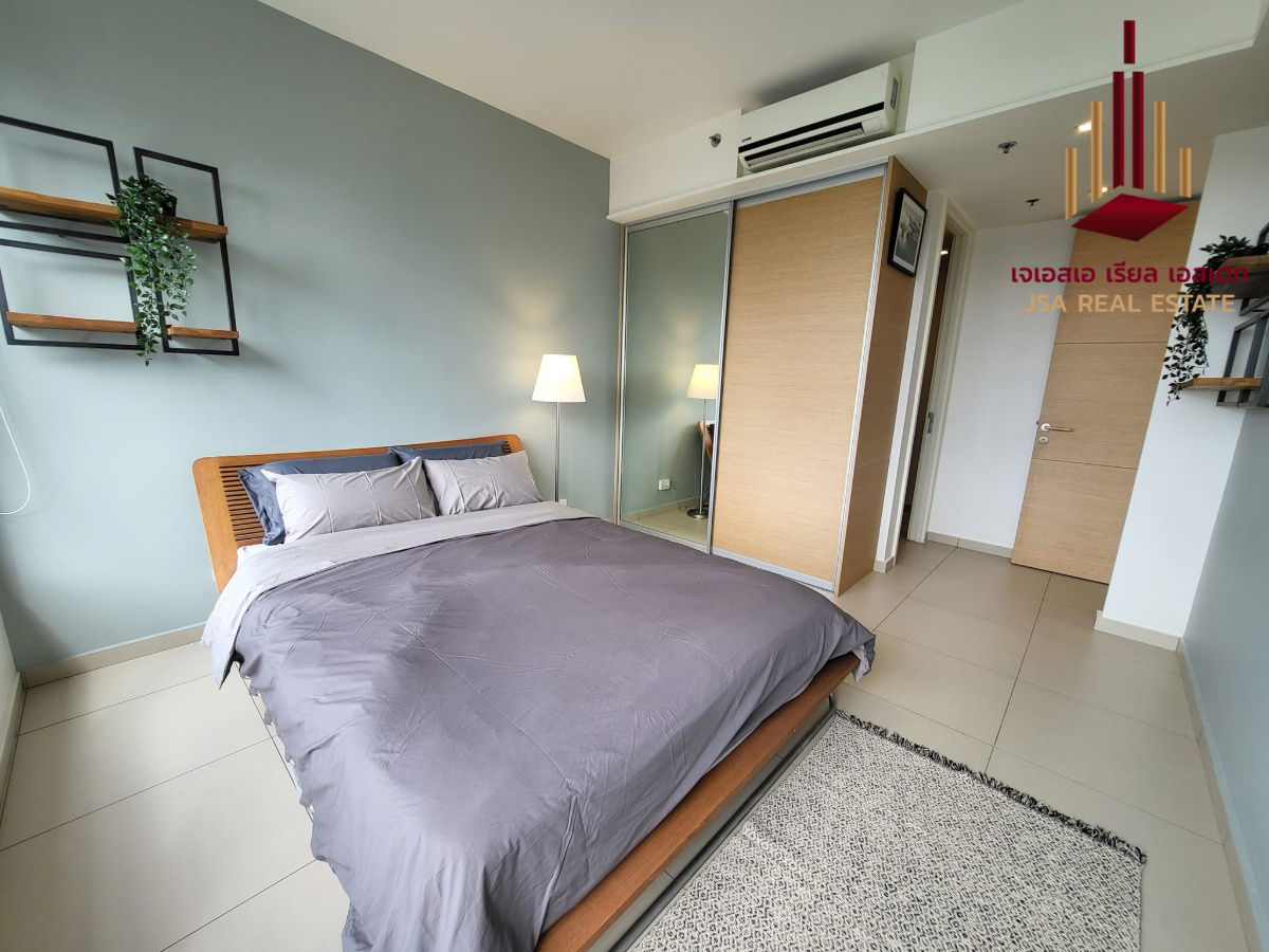 picture  ✨ For Rent: The Lofts EkkamaiCondo ✨ 💰 Only 32,000 THB/month - 4/5