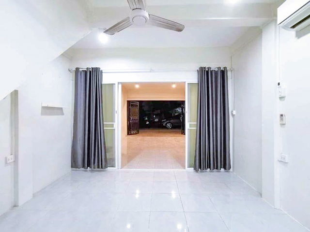 picture MRT WongSawang 2km. Townhouse for rent 3-storey 18 sq.wa. 230 sq.m. BonMarche Market 1.2 km. - 2/8