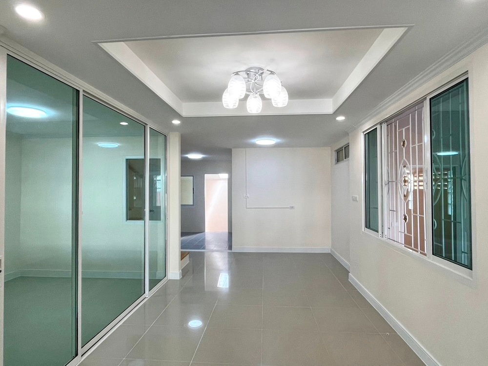 รูป ขายบ้านแฝด บ้านร่มไม้ บางใหญ่ ตกแต่งใหม่ พร้อมเข้าอยู่ ใกล้เซ็นทรัลเวสต์เกต รถไฟฟ้า และทางด่วน เข้า-ออกเมืองสะดวก - รูปที่ 7/23