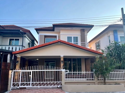 ขายบ้านแฝด บ้านร่มไม้ บางใหญ่ ตกแต่งใหม่ พร้อมเข้าอยู่ ใกล้เซ็นทรัลเวสต์เกต รถไฟฟ้า และทางด่วน เข้า-ออกเมืองสะดวก