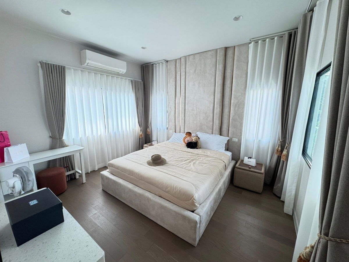 รูป บ้านใหม่หรู วิวติดทะเลสาบ หลังใหญ่สุดในโครงการ หมู่บ้านบุราสิริ ปัญญาอินทรา - รูปที่ 23/24